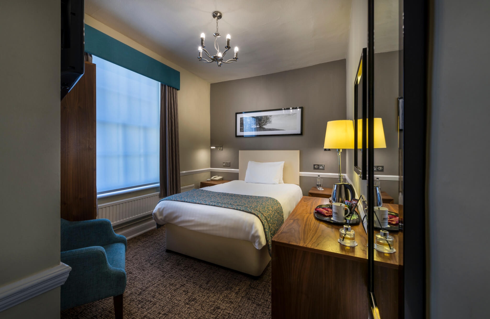 Classic Single Room Three Swans Hotel Market Harborough Bed scaled