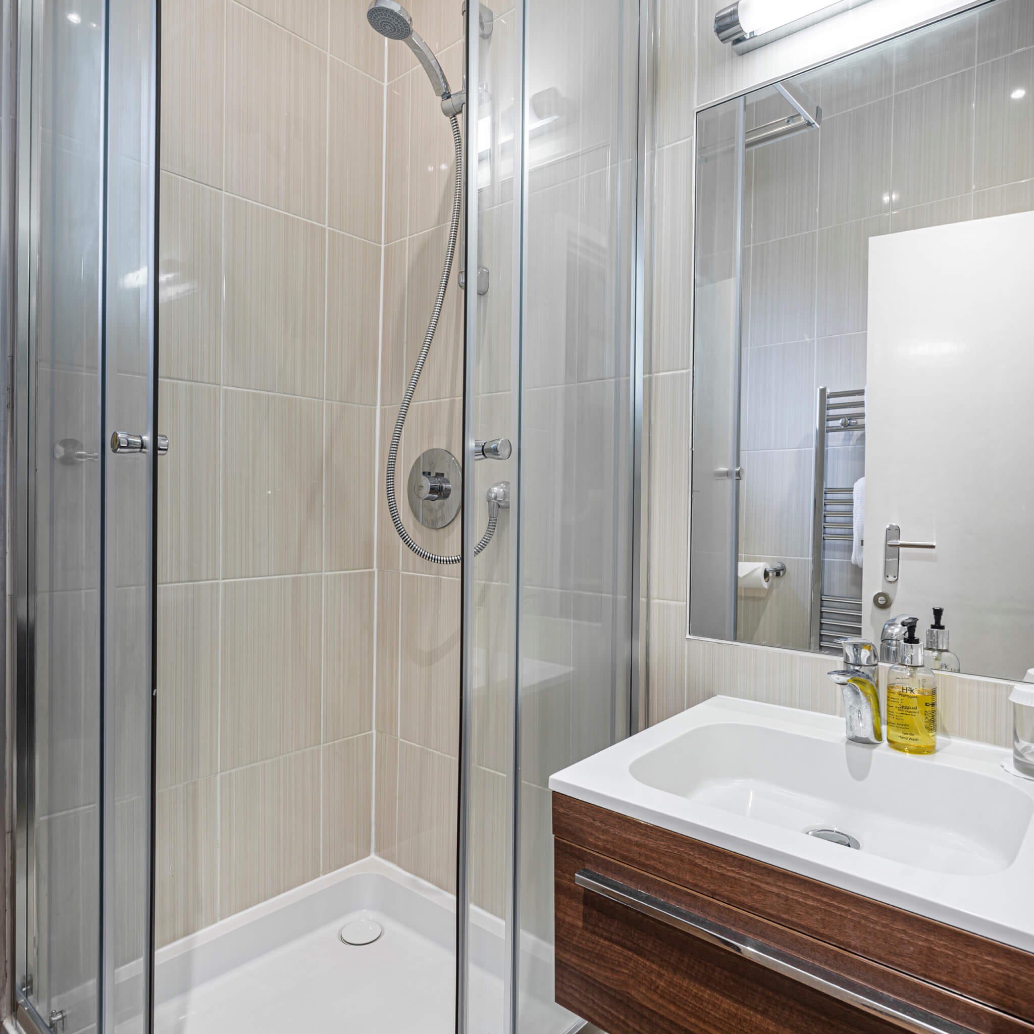 Classic Single Room Three Swans Hotel Market Harborough scaled