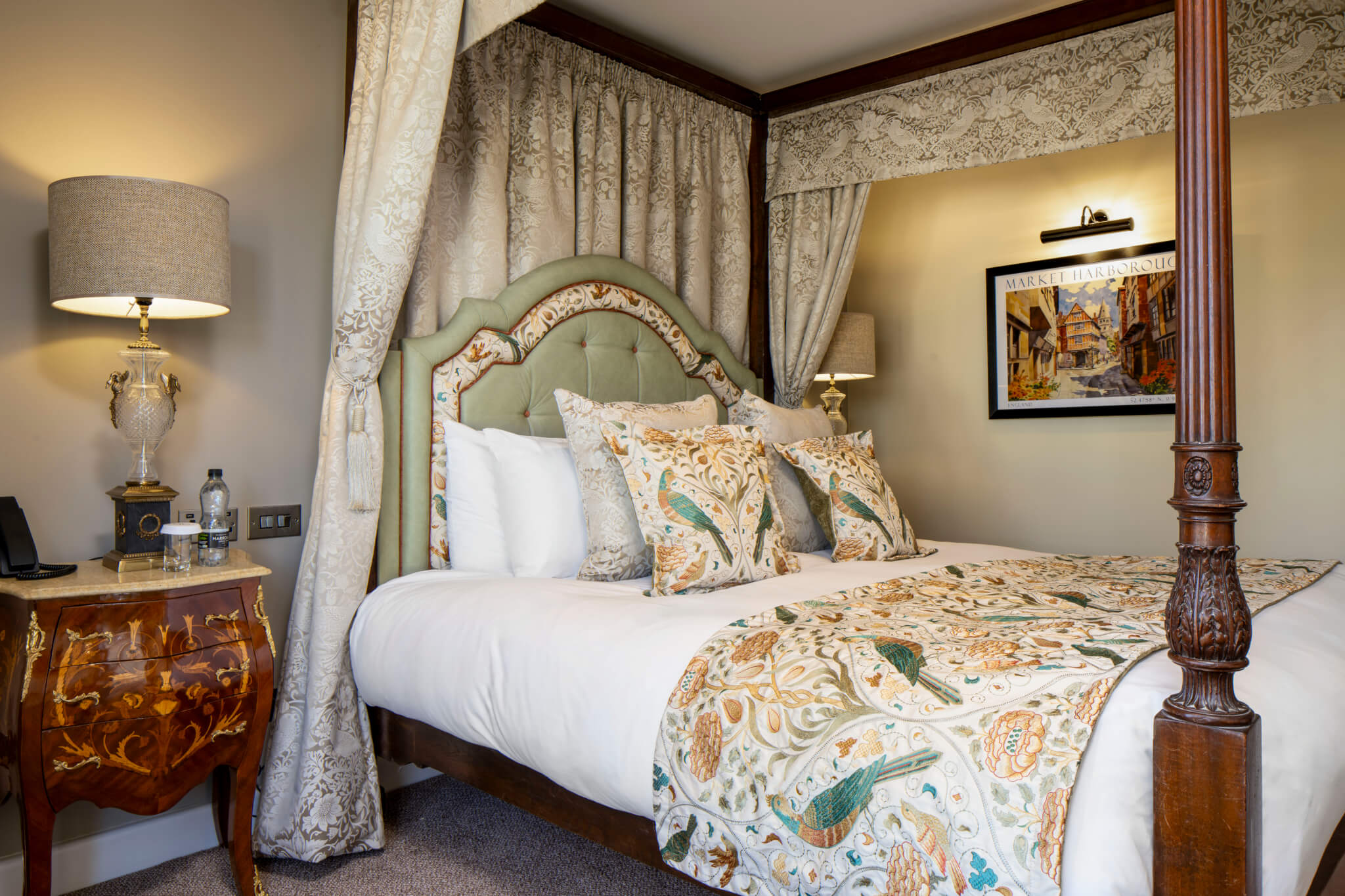 Deluxe Suite Three Swans Hotel Market Harborough Bed