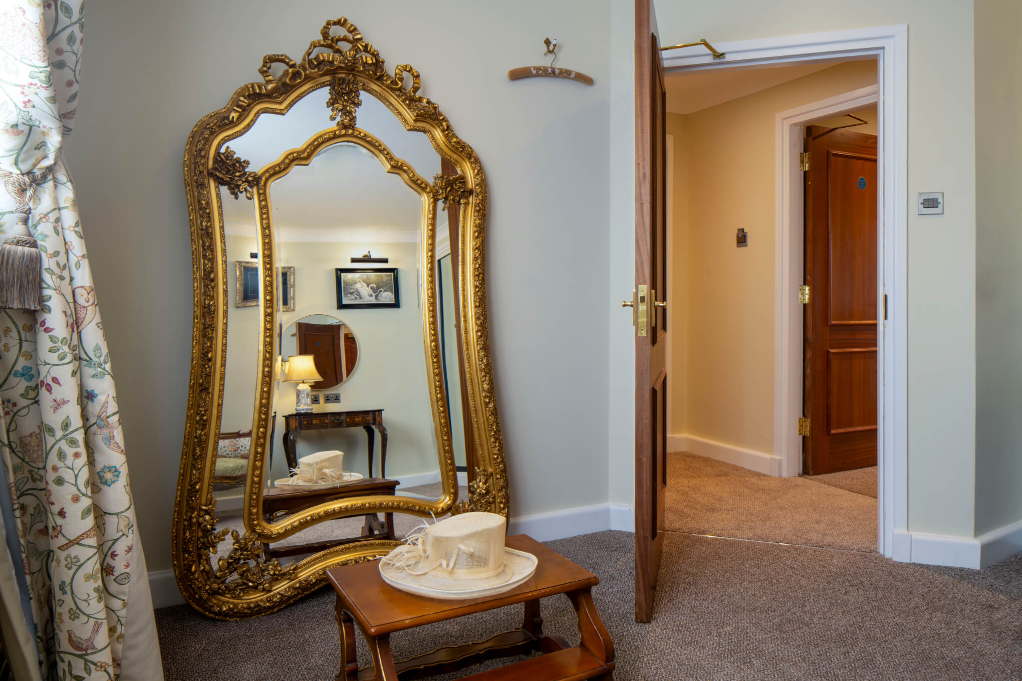 Deluxe Suite Three Swans Hotel Market Harborough Room